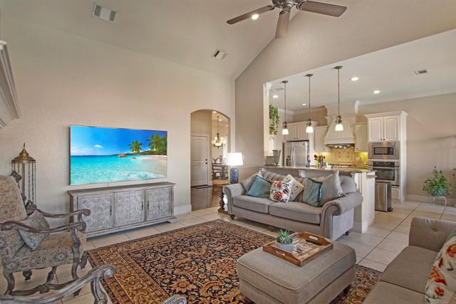 2111 Holly Hill Dr, Tyler, TX 75703