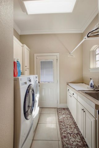 2111 Holly Hill Dr, Tyler, TX 75703