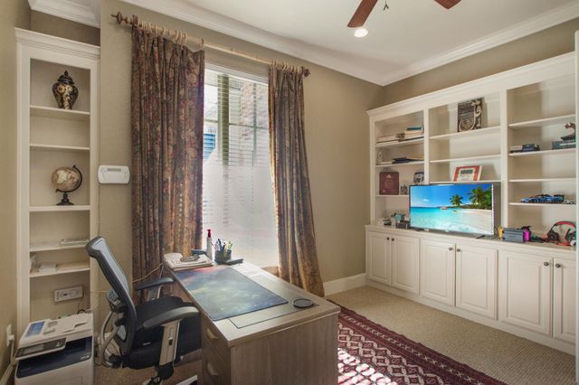 2111 Holly Hill Dr, Tyler, TX 75703