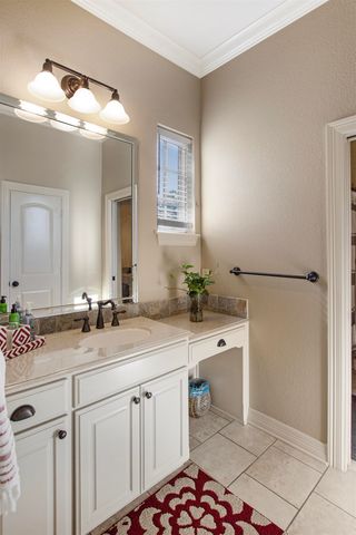 2111 Holly Hill Dr, Tyler, TX 75703