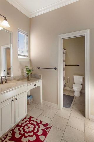 2111 Holly Hill Dr, Tyler, TX 75703