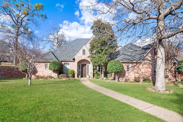 2111 Holly Hill Dr, Tyler, TX 75703