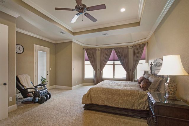 2111 Holly Hill Dr, Tyler, TX 75703