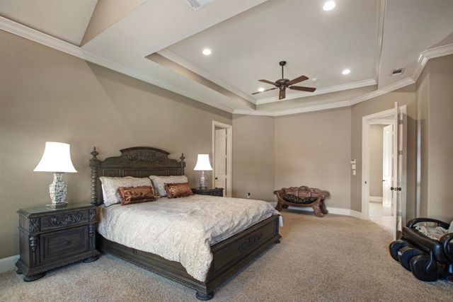 2111 Holly Hill Dr, Tyler, TX 75703