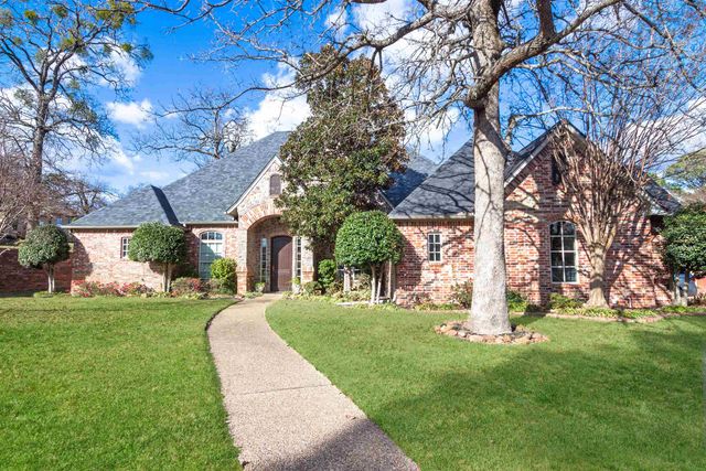 2111 Holly Hill Dr, Tyler, TX 75703