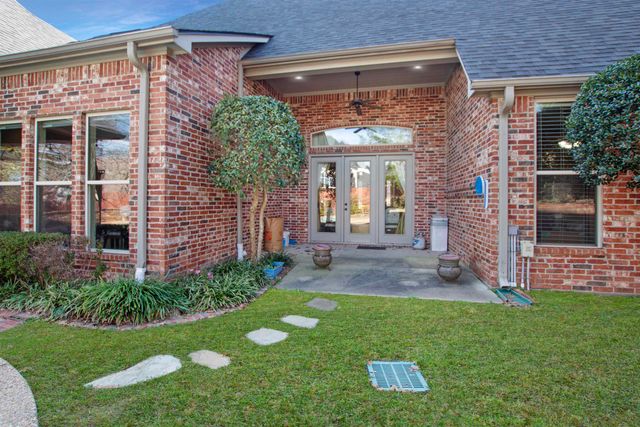 2111 Holly Hill Dr, Tyler, TX 75703