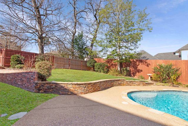 2111 Holly Hill Dr, Tyler, TX 75703