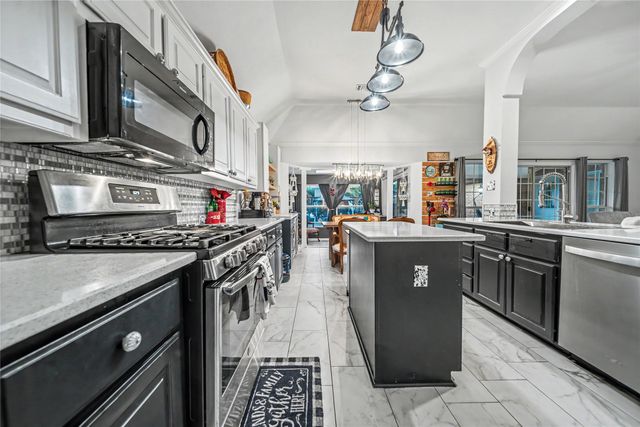 2530 Cresthaven Drive, Garland, TX 75040