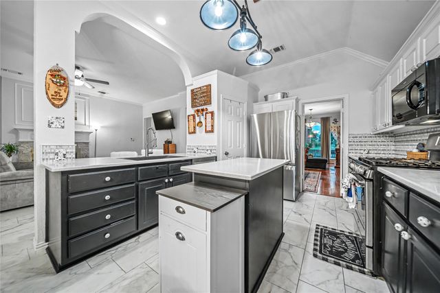 2530 Cresthaven Drive, Garland, TX 75040