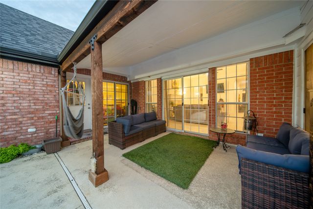 2530 Cresthaven Drive, Garland, TX 75040