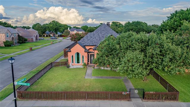 2530 Cresthaven Drive, Garland, TX 75040