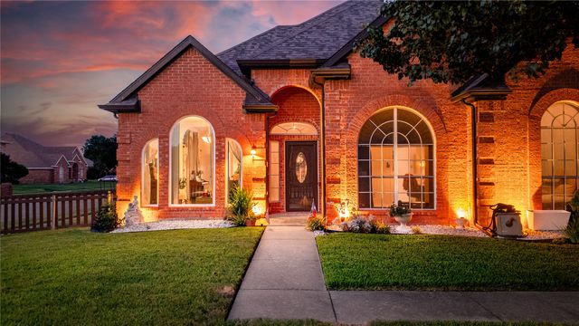 2530 Cresthaven Drive, Garland, TX 75040