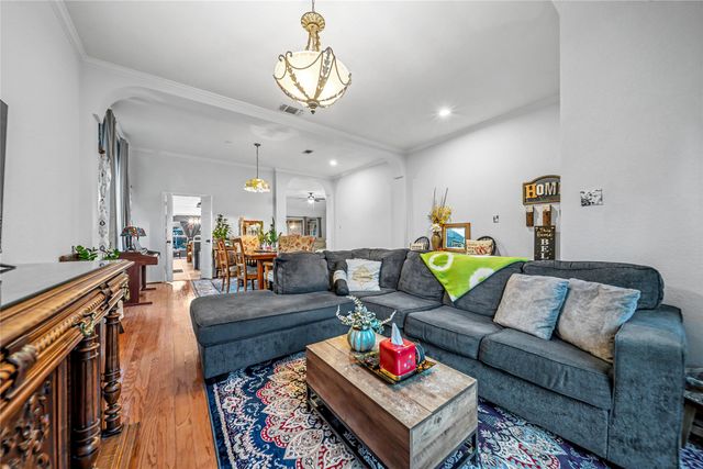 2530 Cresthaven Drive, Garland, TX 75040