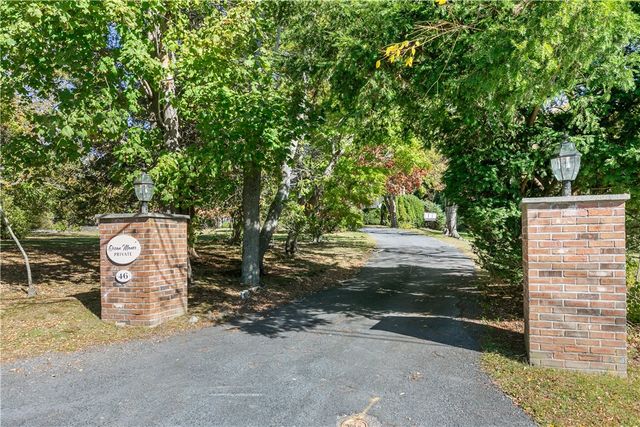 46 CHASTELLUX Avenue M6, Newport, RI 02840