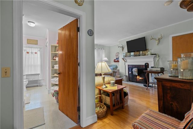 46 CHASTELLUX Avenue M6, Newport, RI 02840