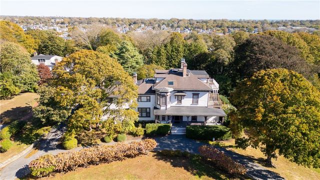 46 CHASTELLUX Avenue M6, Newport, RI 02840