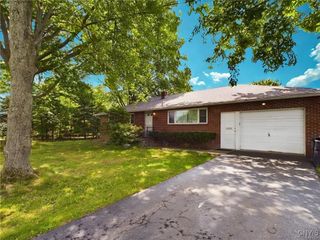 116 Kristin Road, Clay, NY 13212
