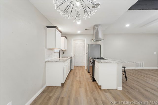 417 W Birmingham Avenue, Broken Arrow, OK 74011