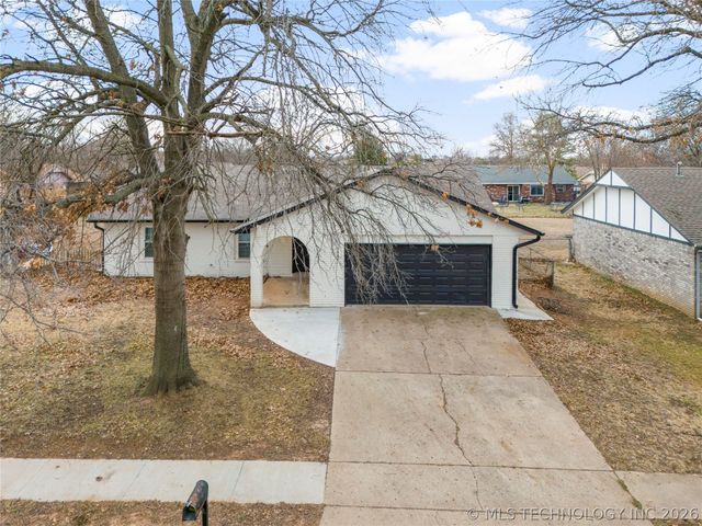 417 W Birmingham Avenue, Broken Arrow, OK 74011