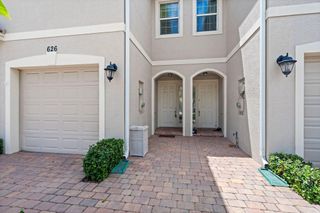 626 SW Glen Crest Way, Stuart, FL 34997
