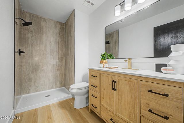 3235 E LARKSPUR Drive, Phoenix, AZ 85032