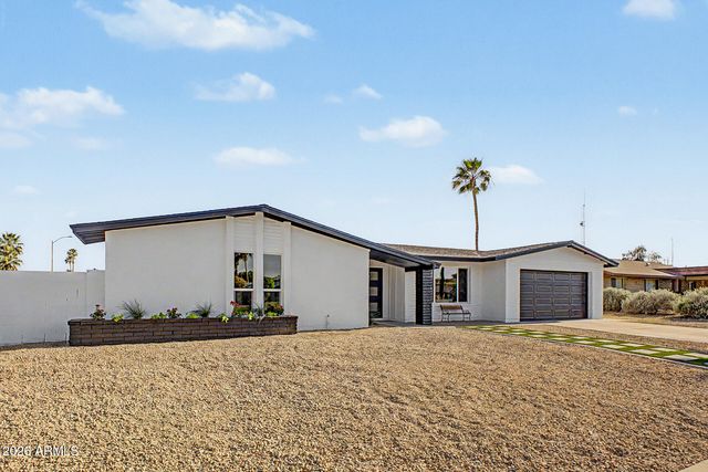 3235 E LARKSPUR Drive, Phoenix, AZ 85032