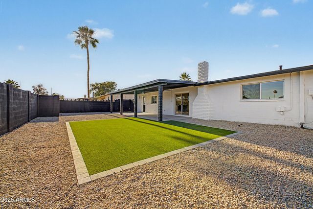 3235 E LARKSPUR Drive, Phoenix, AZ 85032