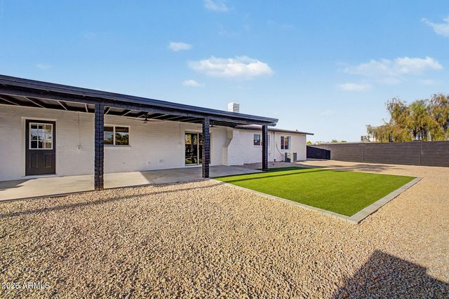 3235 E LARKSPUR Drive, Phoenix, AZ 85032