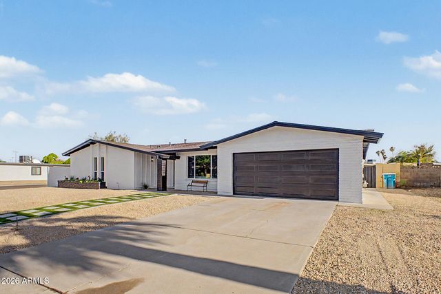 3235 E LARKSPUR Drive, Phoenix, AZ 85032