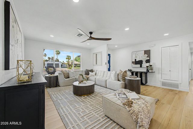 3235 E LARKSPUR Drive, Phoenix, AZ 85032