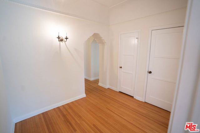 1210 S La Jolla Avenue, Los Angeles, CA 90035