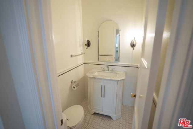 1210 S La Jolla Avenue, Los Angeles, CA 90035