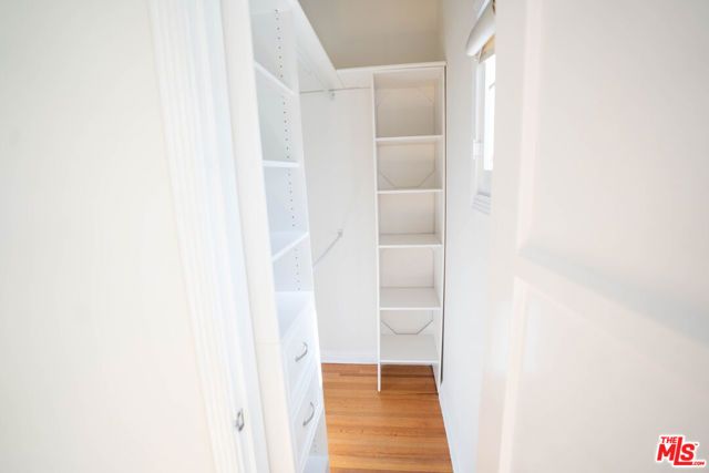 1210 S La Jolla Avenue, Los Angeles, CA 90035