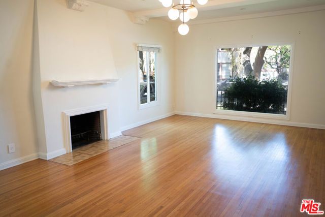 1210 S La Jolla Avenue, Los Angeles, CA 90035