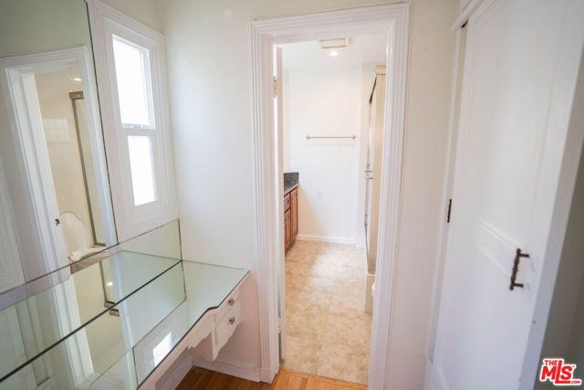 1210 S La Jolla Avenue, Los Angeles, CA 90035