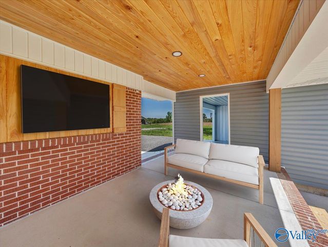 14569 County Road 50, Grove Oak, AL 35975