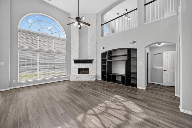 305 Victory Lane, Mansfield, TX 76063
