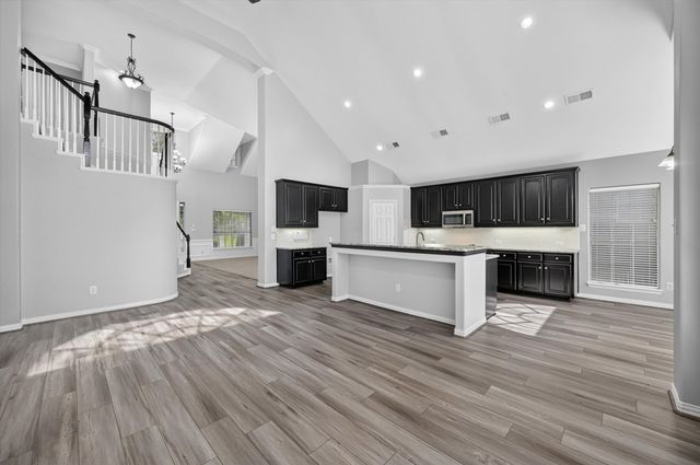 305 Victory Lane, Mansfield, TX 76063