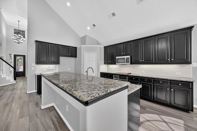 305 Victory Lane, Mansfield, TX 76063