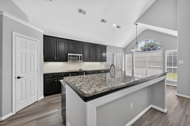 305 Victory Lane, Mansfield, TX 76063
