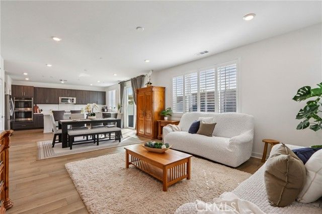 2464 Yellowstone Way, Rialto, CA 92377