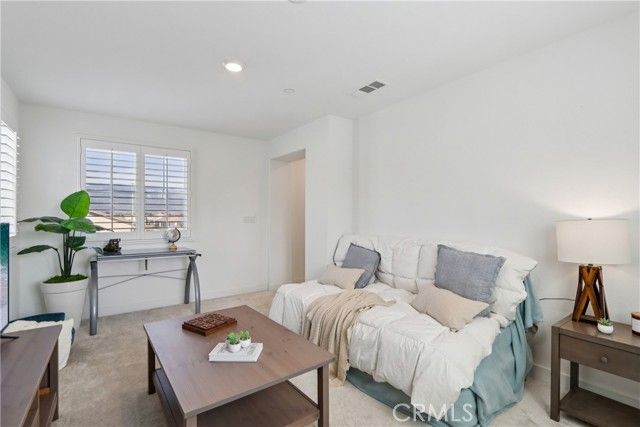 2464 Yellowstone Way, Rialto, CA 92377