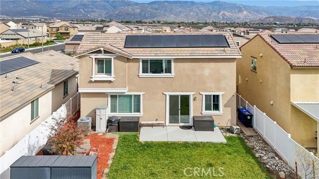 2464 Yellowstone Way, Rialto, CA 92377