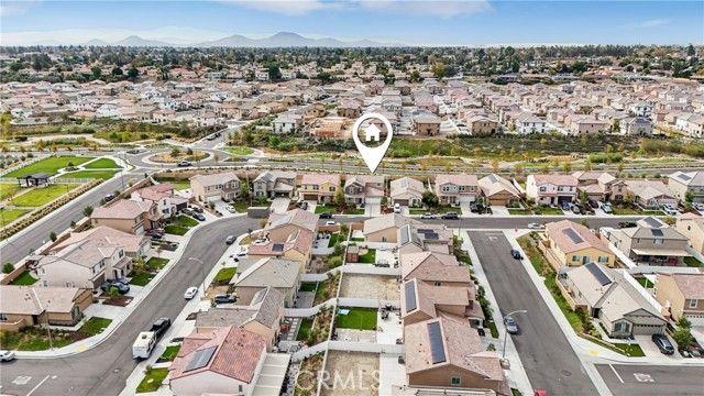2464 Yellowstone Way, Rialto, CA 92377