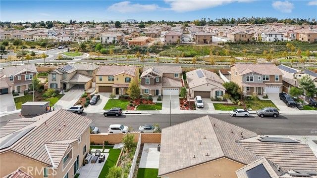 2464 Yellowstone Way, Rialto, CA 92377