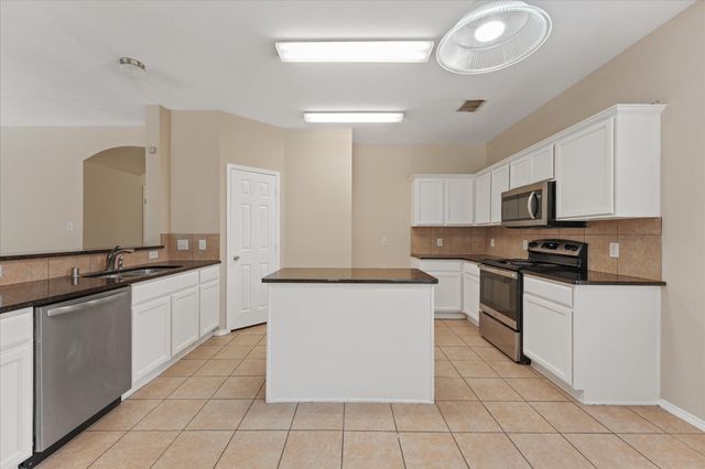 2040 Hanakoa Falls Drive, Anna, TX 75409