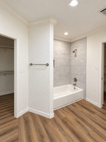 27 Deerfield Road, Huntsville, TX 77340