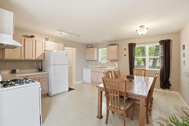 379 Fox Trail Court, Hobart, IN 46342