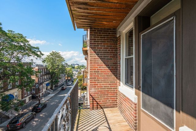 28 Quint Ave 37, Boston, MA 02134