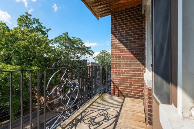 28 Quint Ave 37, Boston, MA 02134